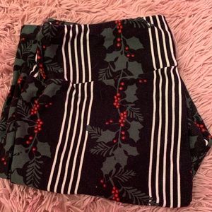 TC LULAROE Leggings Christmas Striped Holly